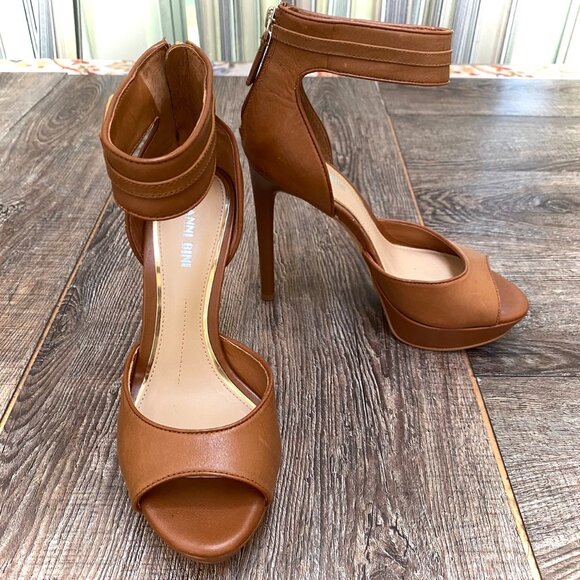 Gianni Bini Leather Ankle Strap Heel Size 6.5 Brown 5 in Zip Back Platform - Picture 8 of 16